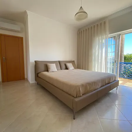 Sunny 2bed Apartamento Olhos de Agua (Albufeira)